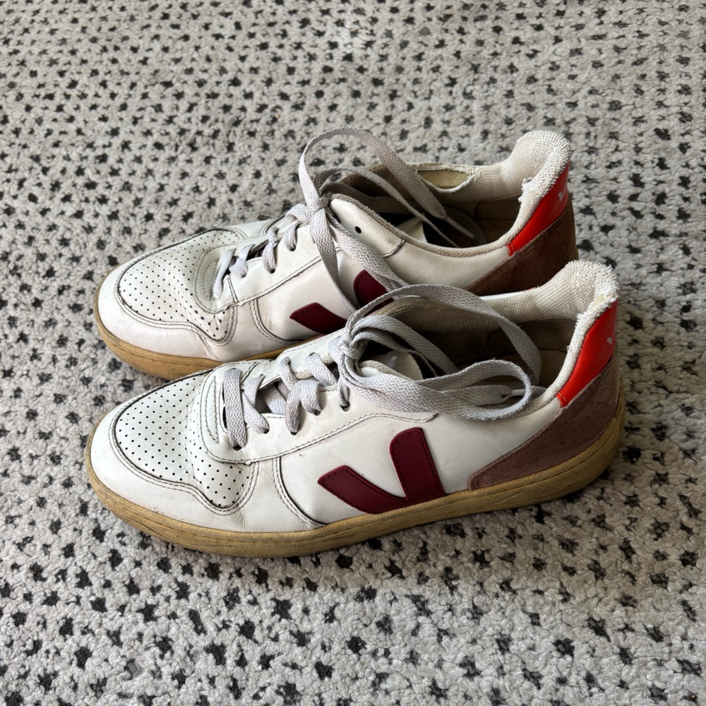 Veja White and Red Sneakers Classic Low-Top Design